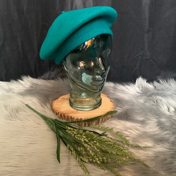 Vtg teal wool satin lined French beret